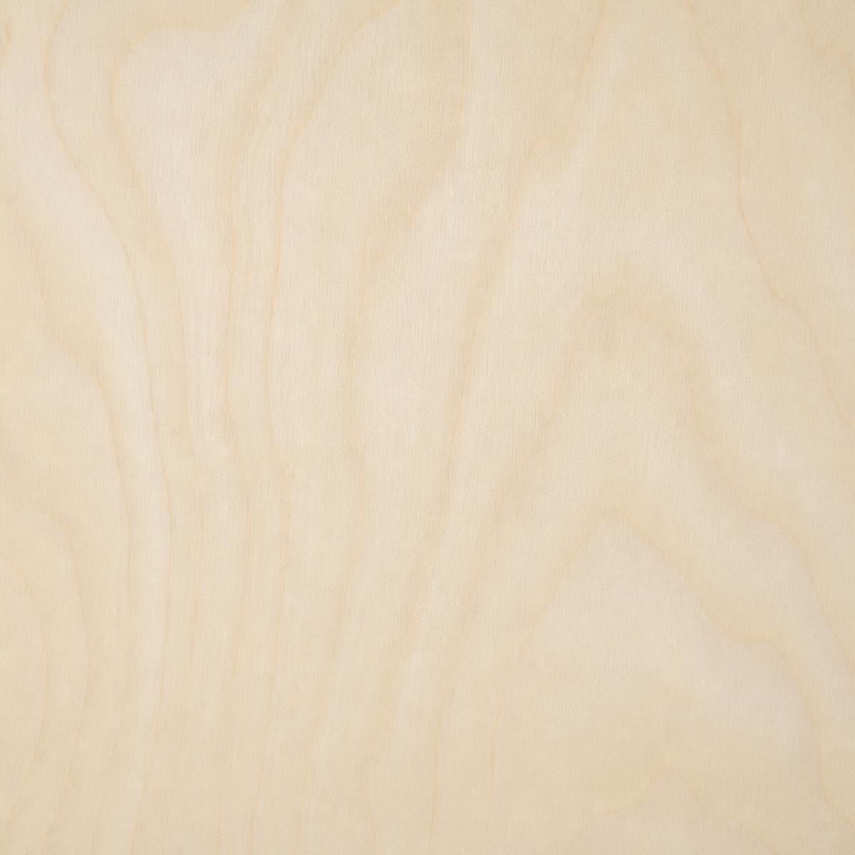 Smooth birch plywood surface with fine grain